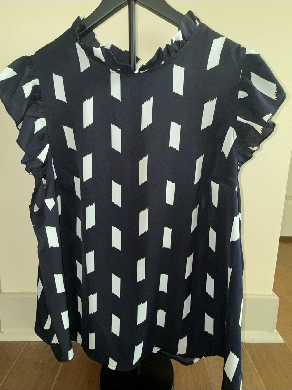 SHEIN Black and White Geometric Ruffle Sleeve Blouse